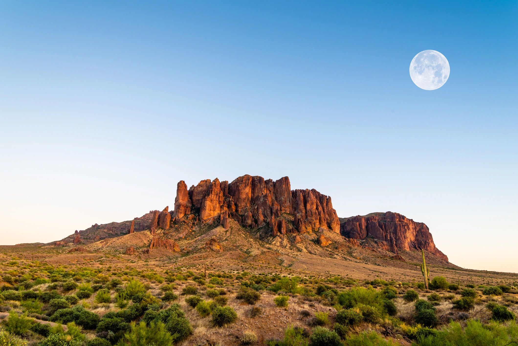 Arizona desert highway — Crimson Forge Slingshot adventure route